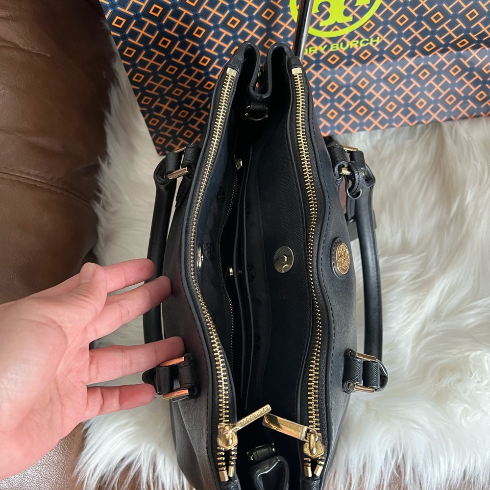 Tory Burch Shoulder Handbag - Picture 6 of 16